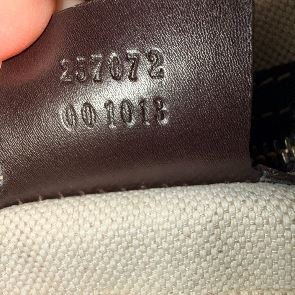 Gucci GG Canvas Lovely Heart Crossbody Bag - Picture 14 of 15